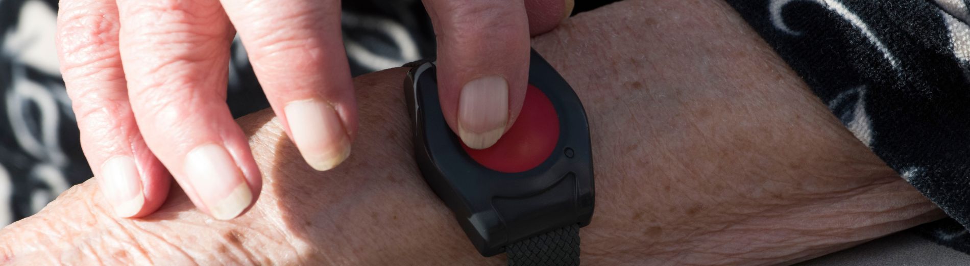 bracelet alarme personne agee sans abonnement
