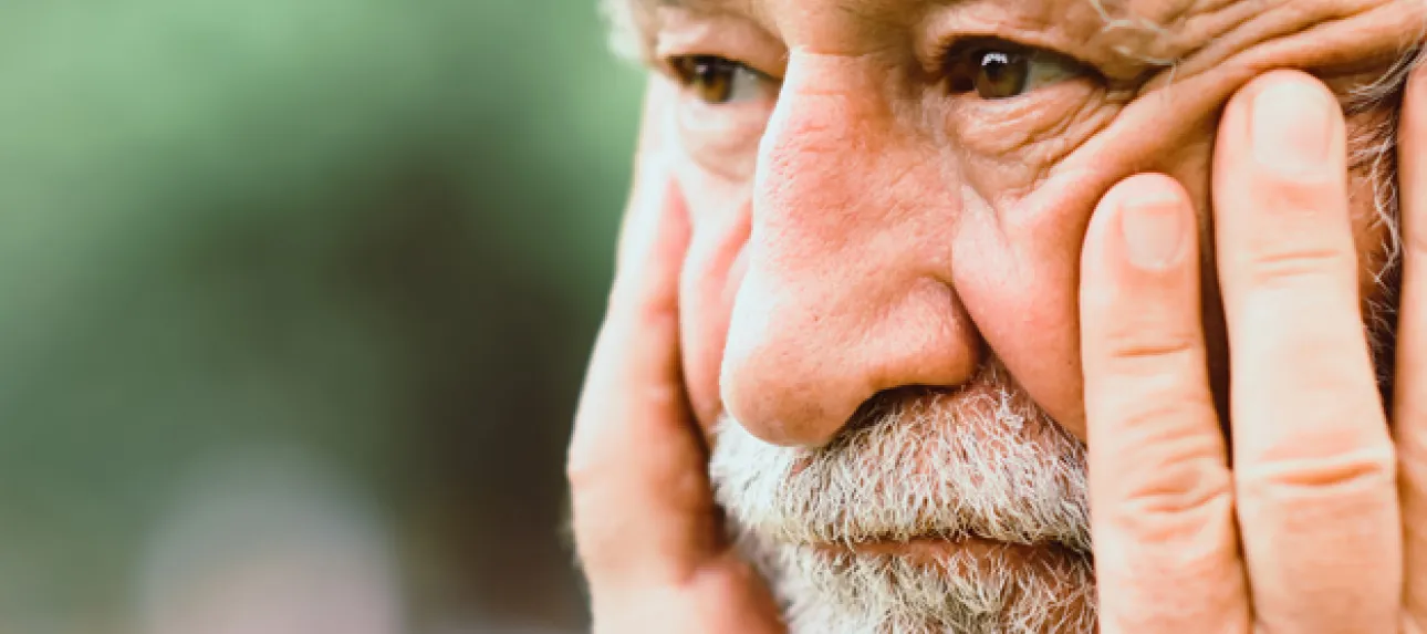 Personne âgée inquiète