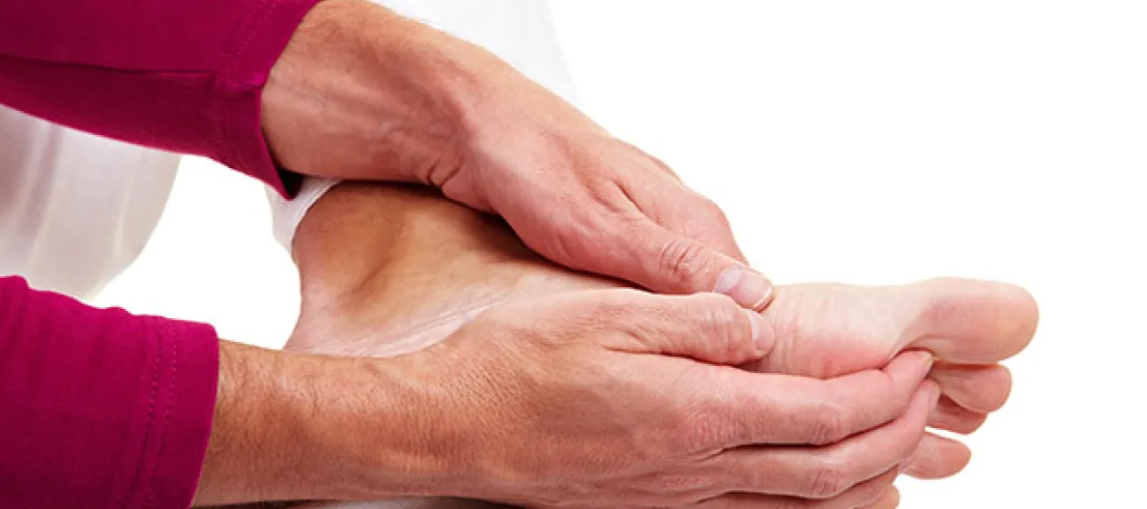 Soins des pieds des personnes âgées