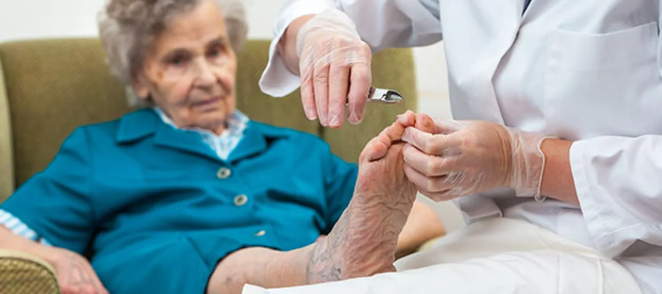 ongles de pieds senior