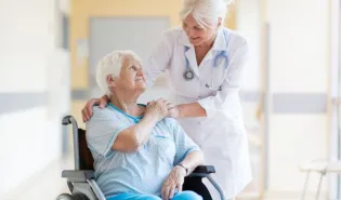 consultation longue personne agee