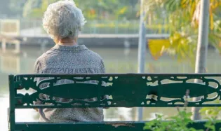 isolement social personnes agees