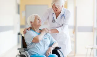 consultation longue personne agee