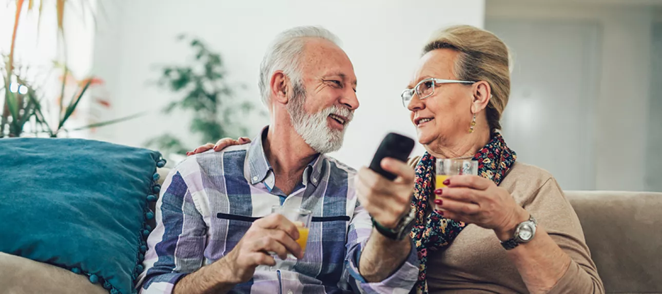 Seniors devant leur TV