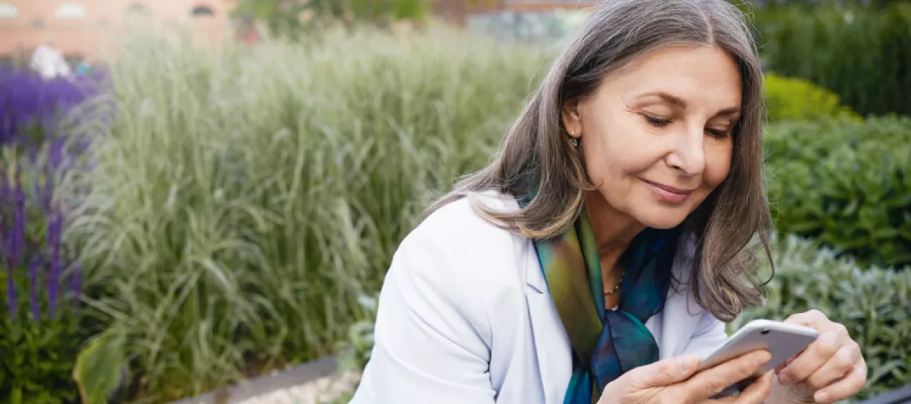 Téléphone portable pour senior