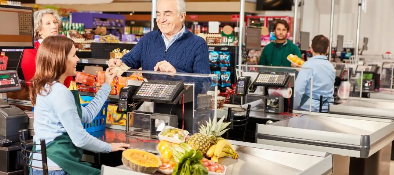 Caisses lentes supermarchés pour les seniors ?